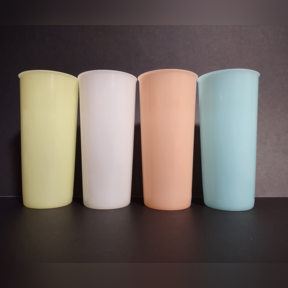 Set of 4 Tupperware Pastel 16 oz Tumbler Cups Plastic 6.5” #107 Vintage - Picture 2 of 5